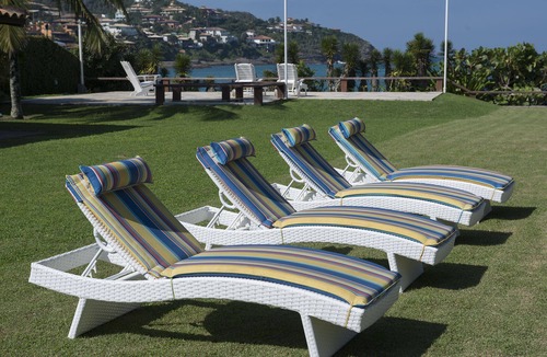 Village da Ferradura House | Exclusive house on the edge of Ferradura Beach.