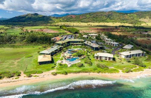 Hanamaulu Apartment | Exclusive Kauai Beachfront Resort with Dining, Bar, Spa, Pool & Waterslide