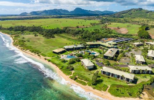 Hanamaulu Apartment | Exclusive Kauai Beachfront Resort with Dining, Bar, Spa, Pool & Waterslide