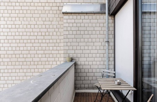 Tannenbusch Apartment | Exclusive | Kitchen | Office | Streaming + Minibar