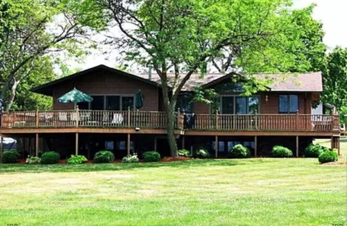 Sheldrake House | Exclusive Lakefront Home Retreat w/Baby Grand Piano for Family FLX Fun & Friends