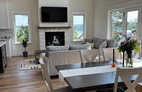 Dandridge House | Exclusive Lakefront Retreat - Spacious 5 bdr house in Dandridge on Douglas Lake