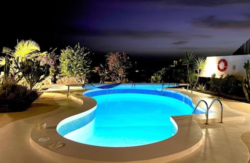 Playa Blanca Villa | Exclusive location, Playa Blanca, heated pool, sea views, near the beach, WiFi
