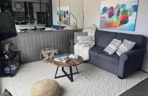Kamloops House | Exclusive Modern Suite view