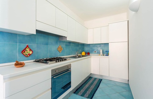 Castro Marina Apartment | Exclusive new apartment, 30 mt. Sea, herrl. Panoramic sea, Covered. gr. Terrace