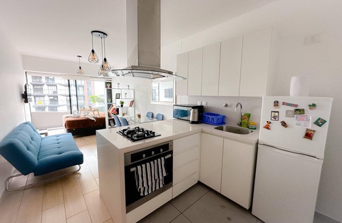 Lince Apartment | Exclusive, One Step Away from San Isidro (1302)