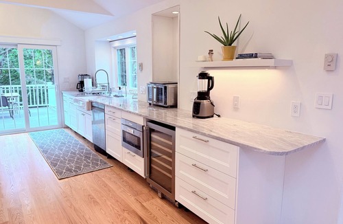 Edgartown House | Exclusive Oyster Pond Retreat With Private Beach, New Kitchen and Boat