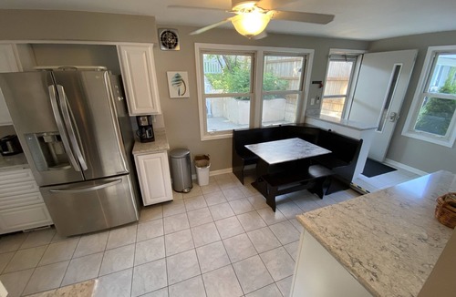 Pewaukee House | Exclusive Pewaukee Lake House ~ Includes Kayaks!