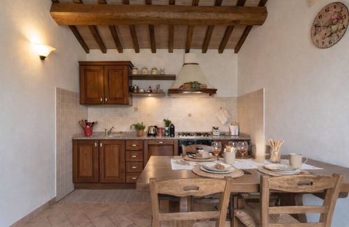 Lisciano Niccone Villa | Exclusive Private Villa for Groups with Panoramic Pool and Large Common Room – Between Tuscany and Umbria