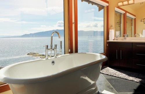Sunshine Coast Villa | Exclusive Private Island - Pacific Ocean Paradise