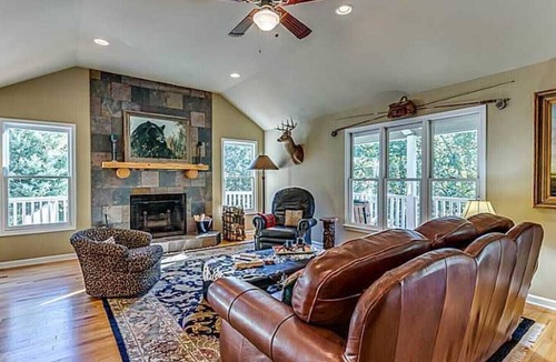 Ellijay Cabin | Exclusive private mountain and lake vacation in the Cohutta wilderness