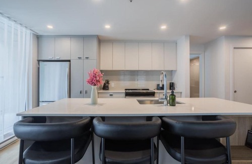 Old Montreal Apartment | Exclusive Sanctuary Elegance Meets Comfort