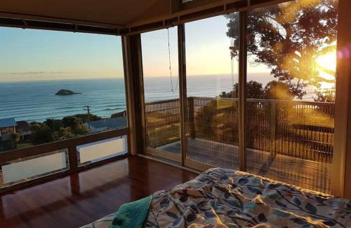 Muriwai House | Exclusive Sanctuary on the West Coast