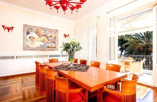 Split Villa | Exclusive Seafront Villa 5 Bedrooms Villa Mestro Outdoor Pool