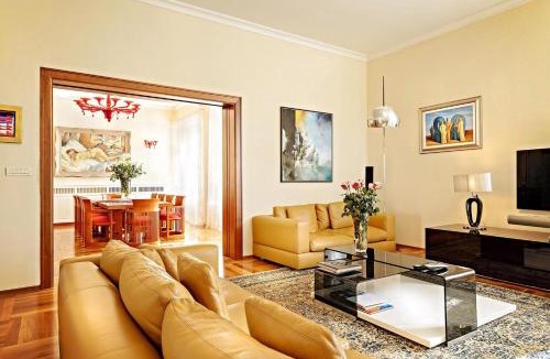 Split Villa | Exclusive Seafront Villa 5 Bedrooms Villa Mestro Outdoor Pool