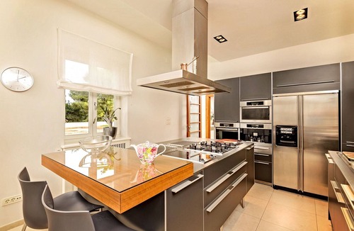 Split Villa | Exclusive Seafront Villa | 5 Bedrooms | Villa Mestro | Outdoor Pool