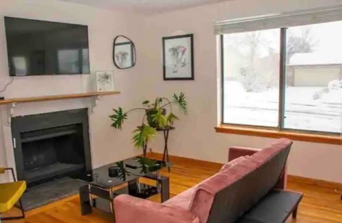 Lakewood House | Exclusive Stay Private Room 3: Adults Only + Near Red Rocks