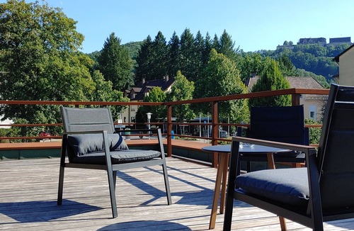 Cortendorf Apartment | Exclusive studio apartment with roof terrace and view of the Veste in the Cortendorfer Stadel