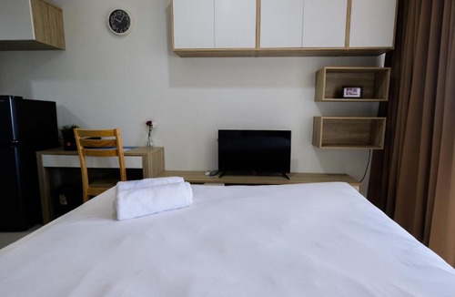 Pinang Apartment | Exclusive Studio Apartment Springwood Residence By Travelio