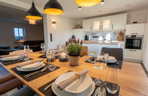 Brimingen House | Exclusive suite with whirlpool, sauna 1-2 persons - Ferienhaus Im Lachergarten