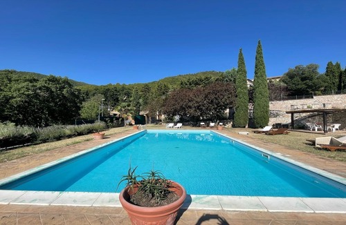 Colpetrazzo Villa | EXCLUSIVE VILLA, POOL, GROUNDS - SLEEPS 8