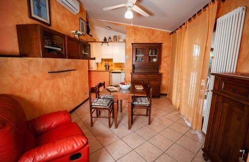 Calmasino Apartment | Exclusive Villa with Private Pool – Lake Garda and Vineyard Views