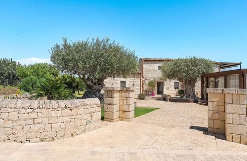 Rosolini Villa | Exclusive villa with large private pool in Rosolini - DiCasaInSicilia
