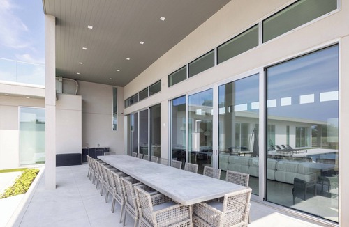 Cutchogue House | Exclusive Vineyard Retreat