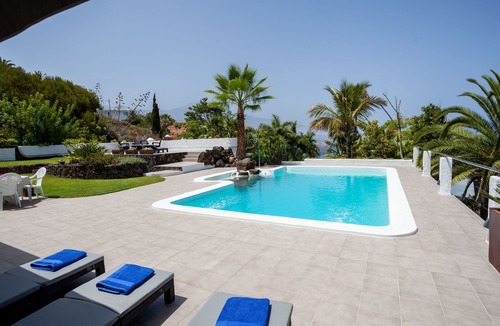 Santa Ursula Villa | Exclusivity for the highest standards in the traditional style.