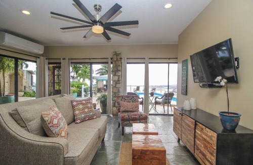 Estate Little Princess South House | Executive 1 Br. Poolside Apt: "Kilele suite"