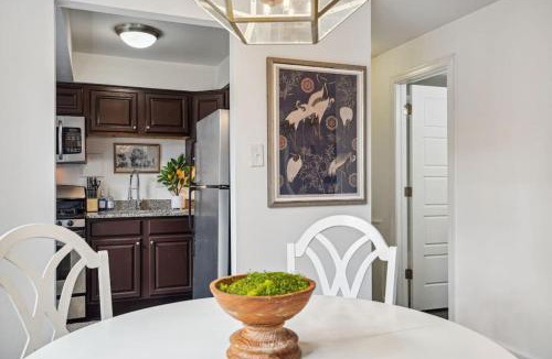 Aurora Highlands House | Executive 1BR King Suite - Free Parking - 5 min to DCA - 102