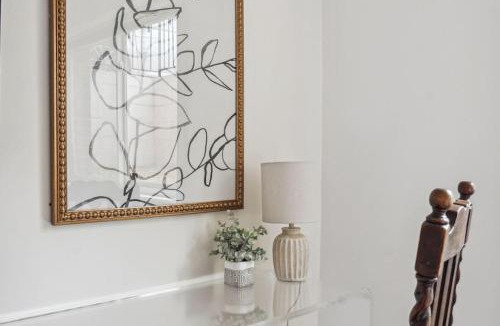 Aurora Highlands House | Executive 1BR King Suite - Free Parking - 5 min to DCA - 102