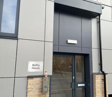 Manchester Apartment | Executive 2 Bed Condo with Free Parking