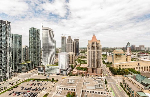 Downtown Mississauga Apartment | Executive 2BR 2BATH Condo with Lakeview Steps from SQ1