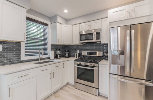 Belmont House | Executive 3BR University City within minutes to Drexel Penn CHOP