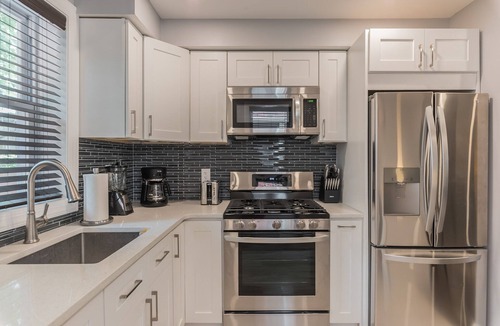 Belmont House | Executive 3BR University City within minutes to Drexel Penn CHOP