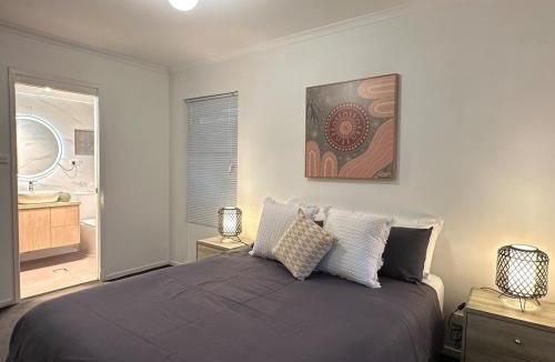 Reid Apartment | Executive 4BR 3Bath Entire Apartment in Heart of the City & Parking
