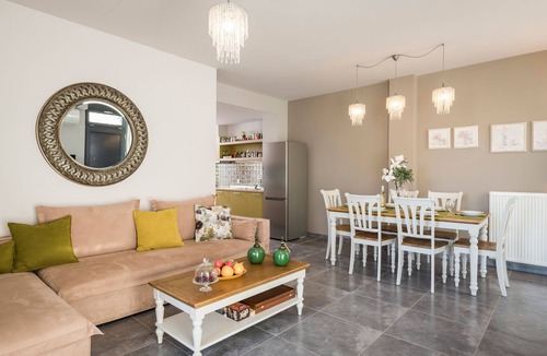 Agia Villa | Executive 9 bedroom villa with a heated pool