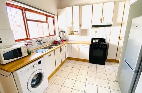 Eikenbosch House | Executive Accommodation Bellville