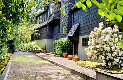 Country Club - North Shore House | Executive ADU overlooking 9th Fairway at Oswego Lake Country Club. 31+ days min.