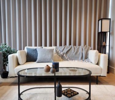 Gerrards Cross Apartment | Executive Apartment - Gerrards Cross Golf Club - Parking