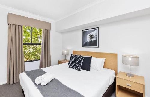 Northbridge Apartment | Executive Apt - 2BR 1BA w Parking