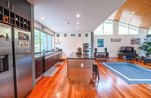Kamehame Ridge House | Executive Balinese Vacation Home in Hawaii Kai