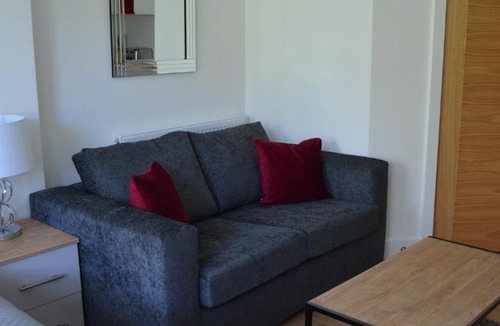 Sydenham Apartment | Executive Bright and Airy Studio Apartment in Sydenham