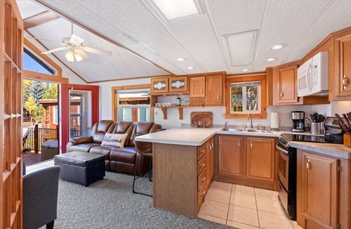 Breckenridge Ski Chalet | Executive Chalet backs to the Swan River on Shuttle Route