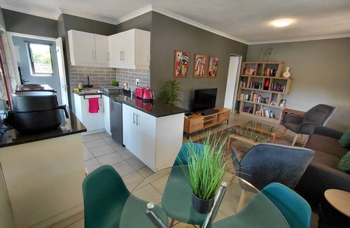 Ethekwini Apartment | Executive Chic Flat with Stunning Views