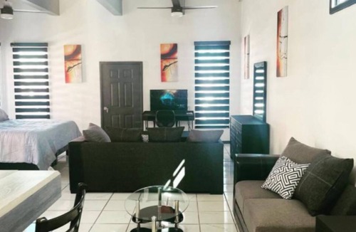 El Puerto Apartment | Executive Condo