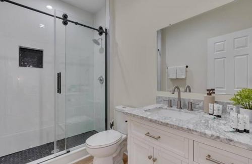 Durham House | Executive Durham Oasis-Luxury & Location