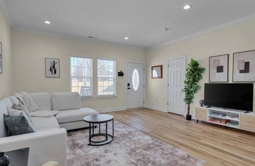 Durham House | Executive Durham Oasis-Luxury & Location