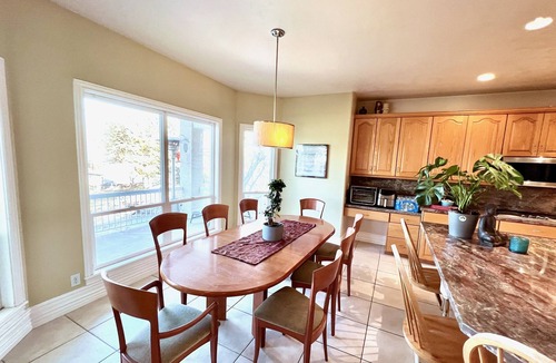 Draper House | Executive Family home in upscale area